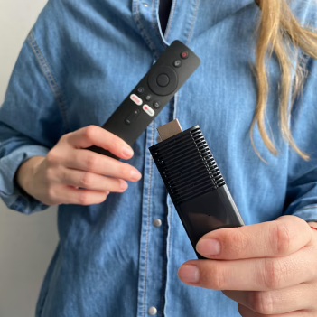 Flixy TV Smart Stick | Stream 1000+ Free Channels Anytime, Anywhere